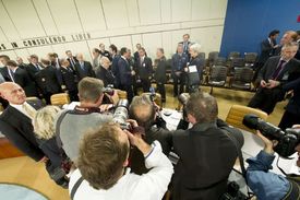 Ministři obrany NATO na setkání v říjnu.