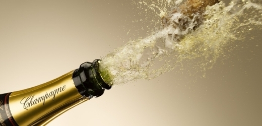 Tři, dva, jedna... Ani konec roku letos pokles prodeje šampaňského asi nezachrání.