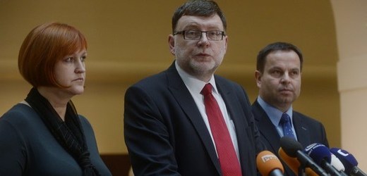 Není čas na změnu, měl jasno poslanec Zbyněk Stanjura (uprostřed).