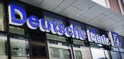 Největší německou banku Deutsche Bank obvinili její tři bývalí zaměstnanci.