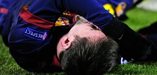 Hvězdný Argentinec Lionel Messi skončil po středečním utkání fotbalové Ligy mistrů v nemocnici.