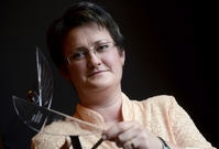 Cena Michala Velíška byla udělována již po sedmé. Tentokrát ji obdržela Lenka Slavíková (na fotografii).