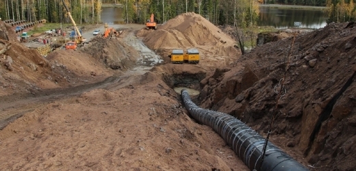 Budování plynovodu Nord Stream u finského jezera Saimaa.
