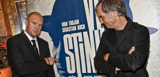 Režisér David Ondříček s představitelem hlavní role Ivanem Trojanem.