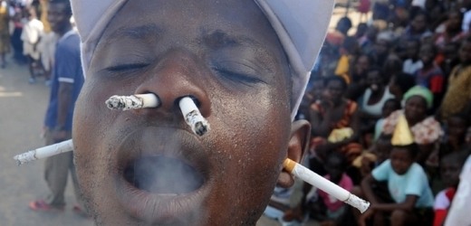 Mladí Afričané mají spasit tabákové společnosti.