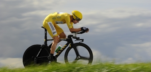 Britský cyklista Bradley Wiggins vyhrál poslední Tour de France.