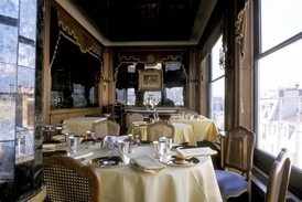 Pařížská restaurace La Tour d´Argent.