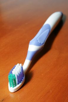 Čistit si zuby třikrát denně je dnes u dětí téměř nedosažitelný ideál.