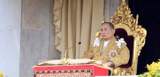 Thajský král Pchúmipchon Adunjadét.