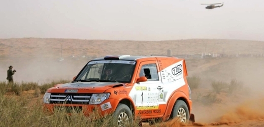 Elitní český automobilový jezdec ve vytrvalostních soutěžích Miroslav Zapletal se na přelomu roku představí v závodě Africa race, který vede po stopách původní Rallye Dakar. 