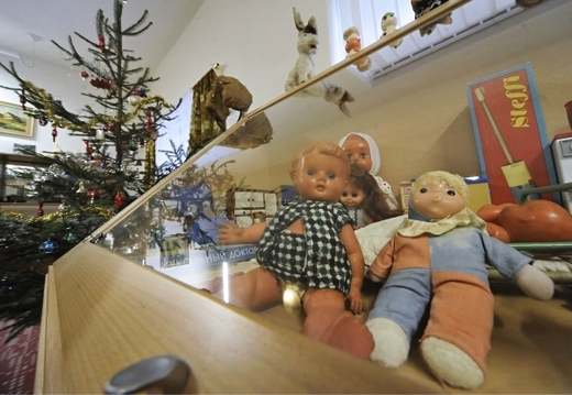 Muzeum vystavilo o typické hračky, které šlo najít pod stromečkem.