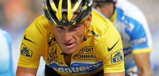 Americký cyklista Lance Armstrong byl ve své největší slávě neporazitelný.