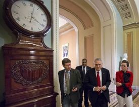 Senátoři jednali o rozpočtovém kompromisu dlouho do noci.