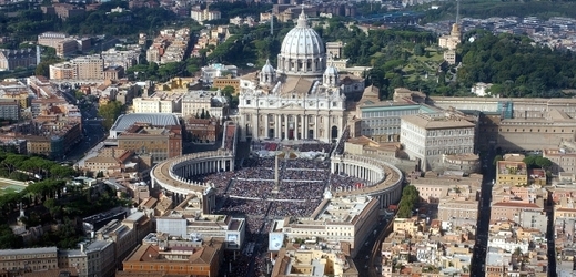 Turisté mohou nyní ve Vatikánu platit pouze v hotovosti (ilustrační foto).