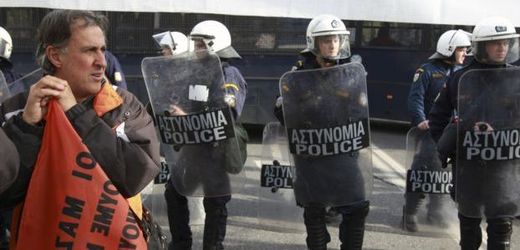 Čeká vyspělý svět osud Řecka?
