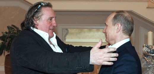 Gérard Depardieu a Vladimir Putin (vpravo).