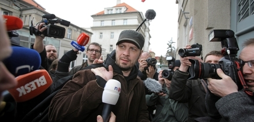Úřad městské části Praha 1 potrestal umělce Romana Týce za loňský konflikt se strážníky. 