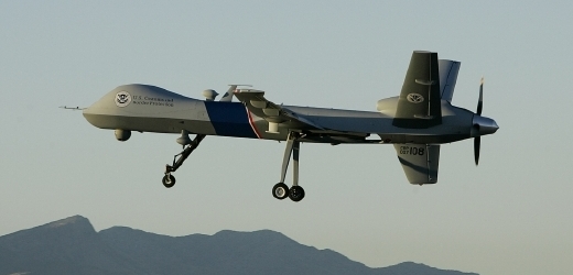 Americký bezpilotní průzkumný letoun Predator.