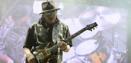 Carlos Santana na posledním koncertě v Praze.