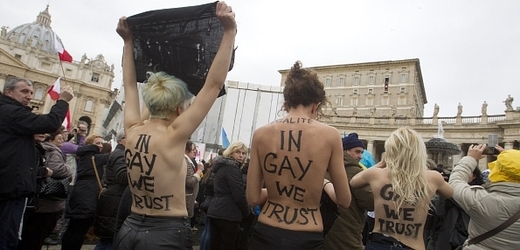 Původně ukrajinské hnutí Femen bojuje za práva žen a jejich nahé protesty jsou známé po celém světě.