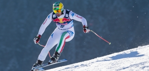 Italský lyžař Dominik Paris.