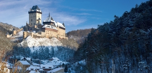Hrad Karlštejn láká i v zimě (ilustrační foto).