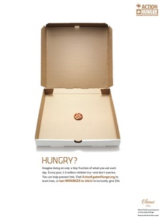 Organizace Action Against Hunger použila v kampani obrázek krabice s "minipizzou".