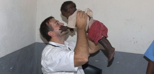 Na humanitárních misích tvoří velkou část pacientů děti.