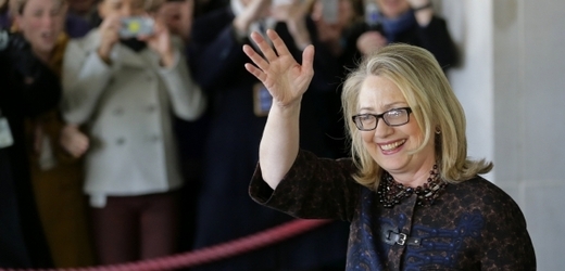 Hillary Clintonová se v emotivním projevu rozloučila se zaměstnanci ministerstva, kteří jí zahrnuli potleskem.