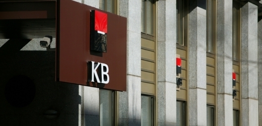Bankéři údajně způsobili Komerční bance škodu osm miliard korun.