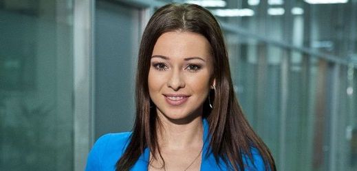 Puhajková se představí v roli moderátorky Sportovních novin.