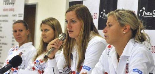 Na snímku jsou zleva Lucie Hradecká, Lucie Šafářová, Petra Kvitová a Andrea Hlaváčková.