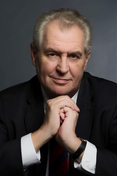 Miloš Zeman na oficiálním portrétu.