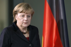 Kancléřka Merkelová má pro papeže jen slova uznání.