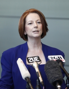 Podle australské premiérky Julie Gillardové změna ústavy umožní vyléčit rány, které zůstávají otevřené v srdci australských dějin.