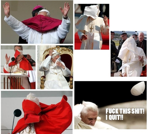 Benedikt XVI. bojující s větrem.