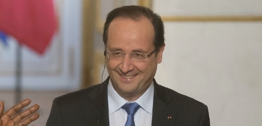 Na papežův účet zavtipkoval i vyhlášený suchar François Hollande.