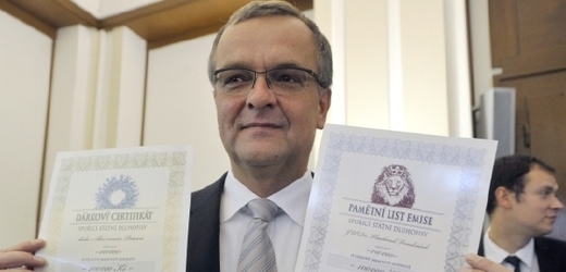 Miroslav Kalousek s dluhopisy.