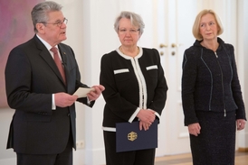 Německý prezident Joachim Gauck s Wankaovou (vpravo) a Schavanovou.