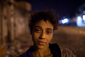 Patnáctiletá plačící narkomanka Natalia Gonzalesová pózuje v oblasti plné slumů v brazilském Rio de Janeiru. Zachytila ji fotografka Felipe Danaová