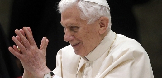 Papež Benedikt XVI. již 11. února oznámil, že se funkce vzdá 28. února.