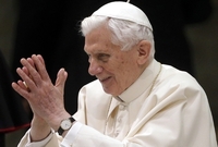 Papež Benedikt XVI. již 11. února oznámil, že se funkce vzdá 28. února.