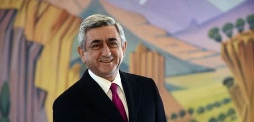 Prezidentem Arménie byl opět zvolen Serž Sargsjan.