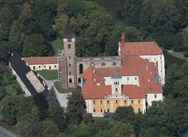 Sázavský klášter je také nyní ve vlastnictví státu, původně patřil řádu benediktýnů. Požádají o jeho vrácení?
