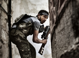 Bojovník FSA v Aleppu.