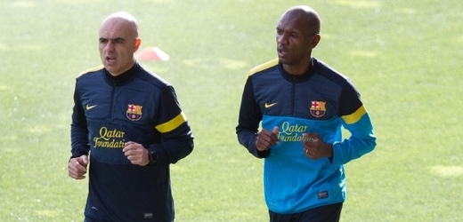 Éric Abidal (vpravo) se může vrátit do sestavy Barcelony.
