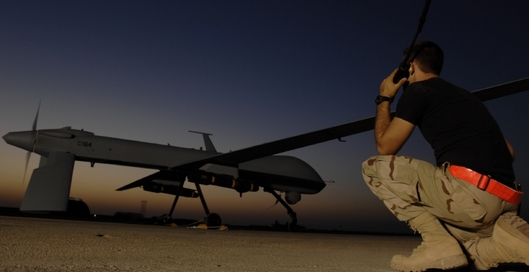Americký dron připravený k letu v Afghánistánu.