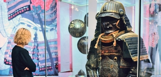 Svět samurajů stále láká (ilustrační foto z nedávné výstavy v Náprstkově muzeu).