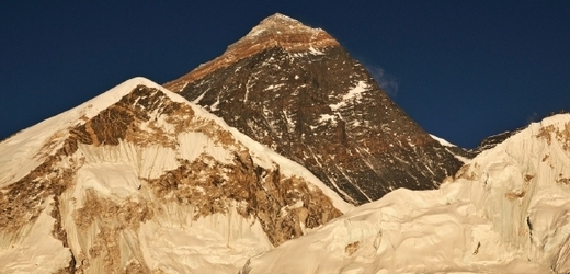 Od roku 1953 na Mt. Everest vyšplhalo více než 4000 horolezců.