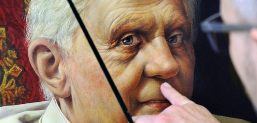 Papežův portrétista Michael Triegel dokončuje poslední Benediktův obraz v jeho papežské funkci.